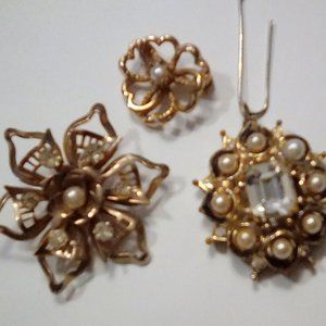 Vintage brooch, small pin and necklace